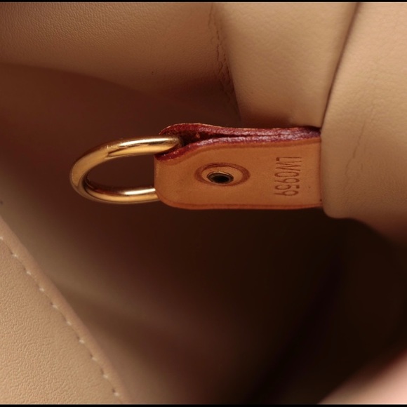 Authentic Louis Vuitton Houston Tote Bag in Monogram Vernis and Vachetta Leather - Picture 9 of 16